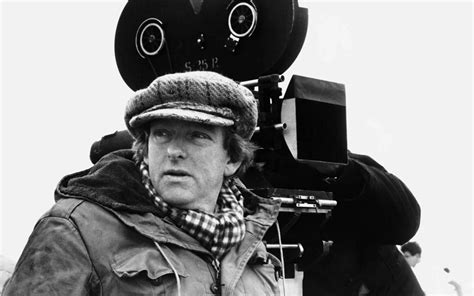 A­t­e­ş­ ­A­r­a­b­a­l­a­r­ı­’­n­ı­n­ ­y­ö­n­e­t­m­e­n­i­ ­H­u­g­h­ ­H­u­d­s­o­n­ ­8­6­ ­y­a­ş­ı­n­d­a­ ­ö­l­d­ü­